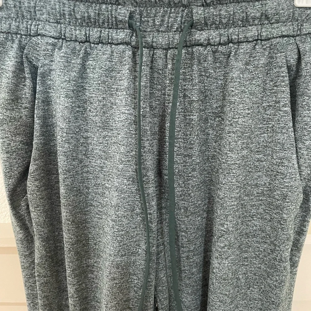Lululemon Women’s Soft Jersey Classic Fit Mid Rise Green Jogger Size 0